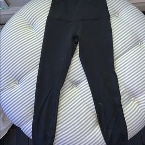 LULULEMON SIZE 8 BLACK MESH CALVES LEGGINGS